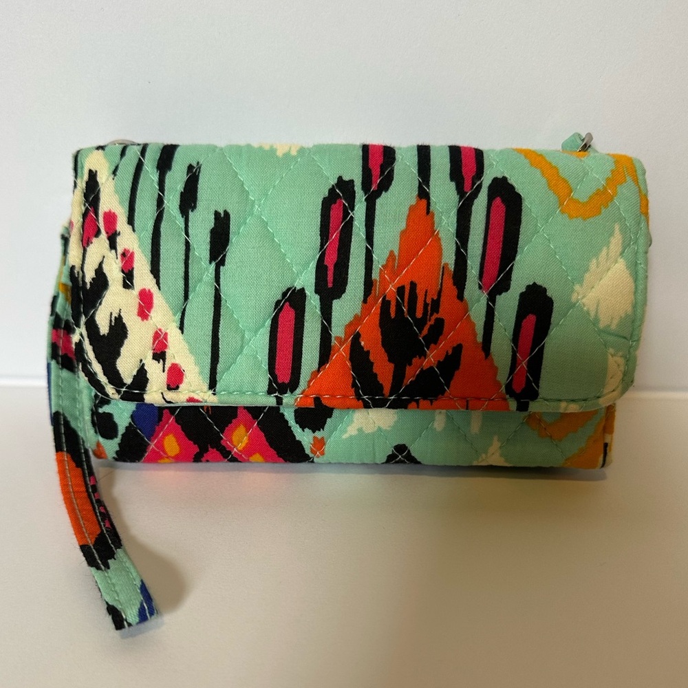 VERA BRADLEY Bifold Pueblo Pattern Wristlet Wallet
